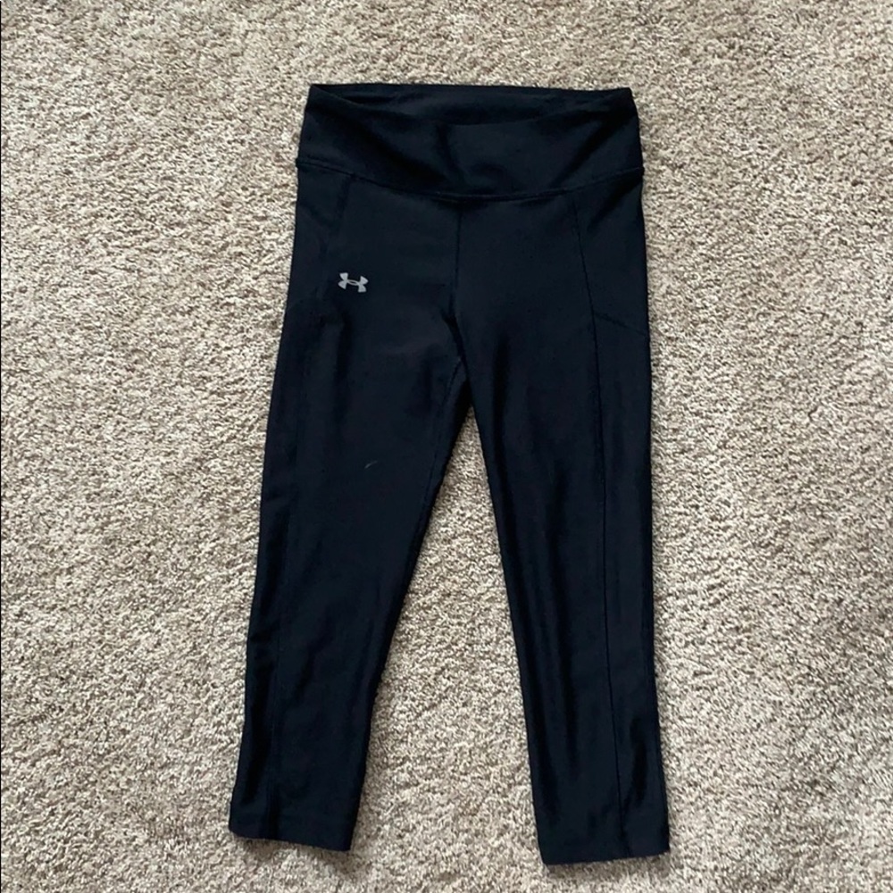 Under armor cropped black leggings